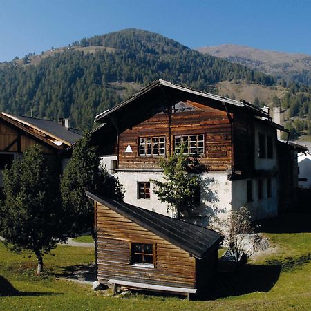 Sta-Maria Youth Hostel Santa Maria Val Muestair Exteriör bild