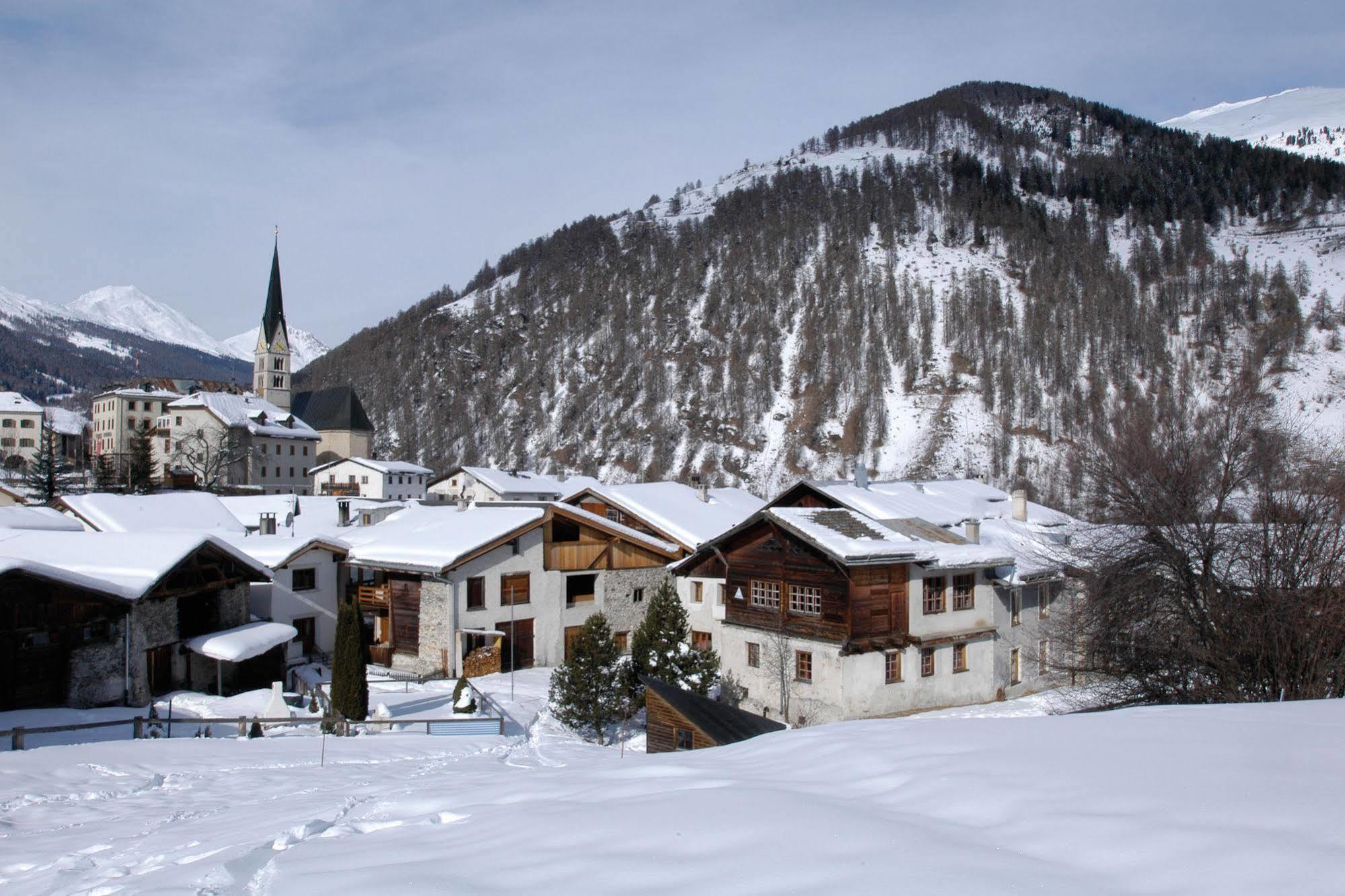 Sta-Maria Youth Hostel Santa Maria Val Muestair Exteriör bild