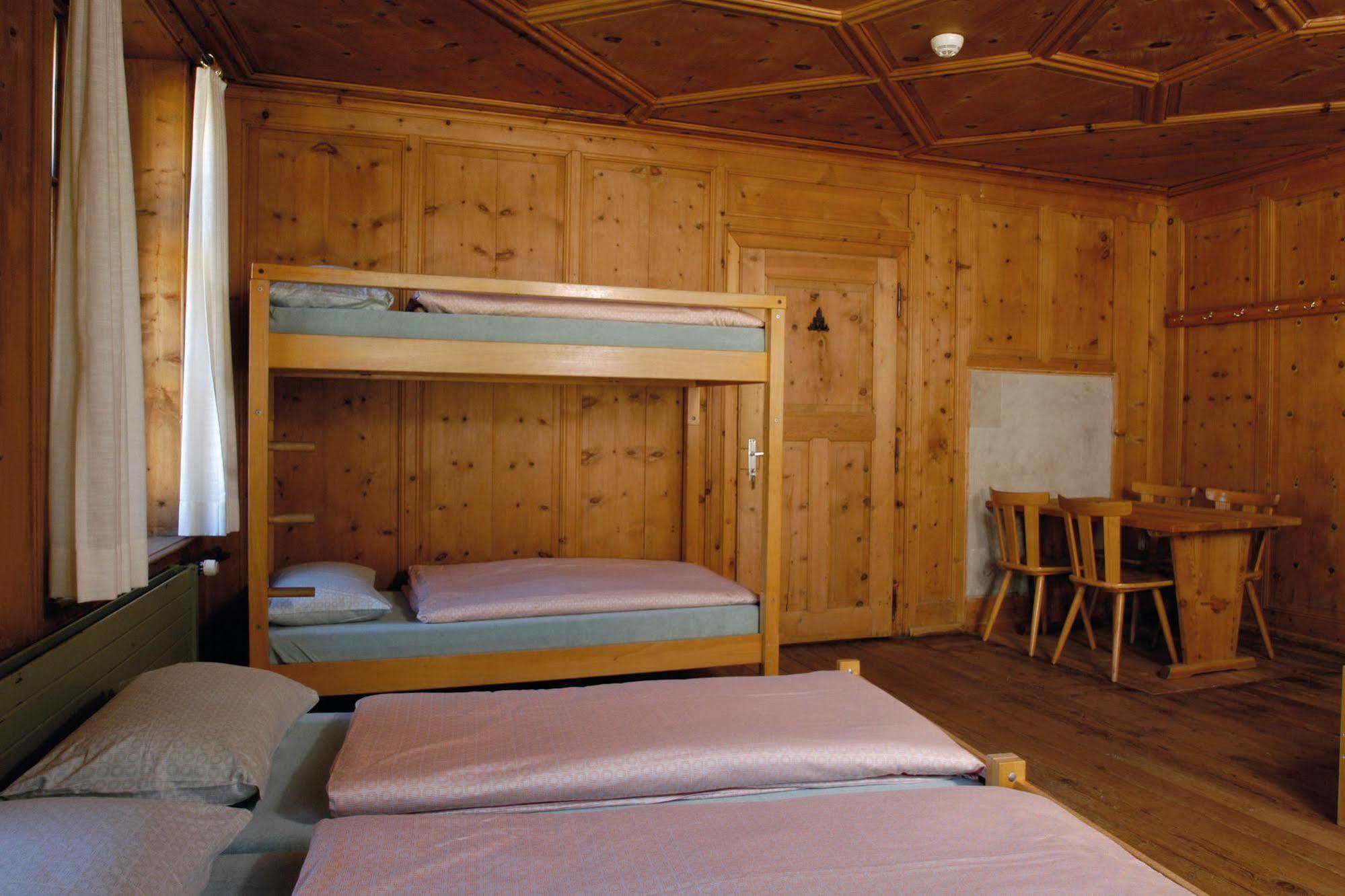 Sta-Maria Youth Hostel Santa Maria Val Muestair Exteriör bild