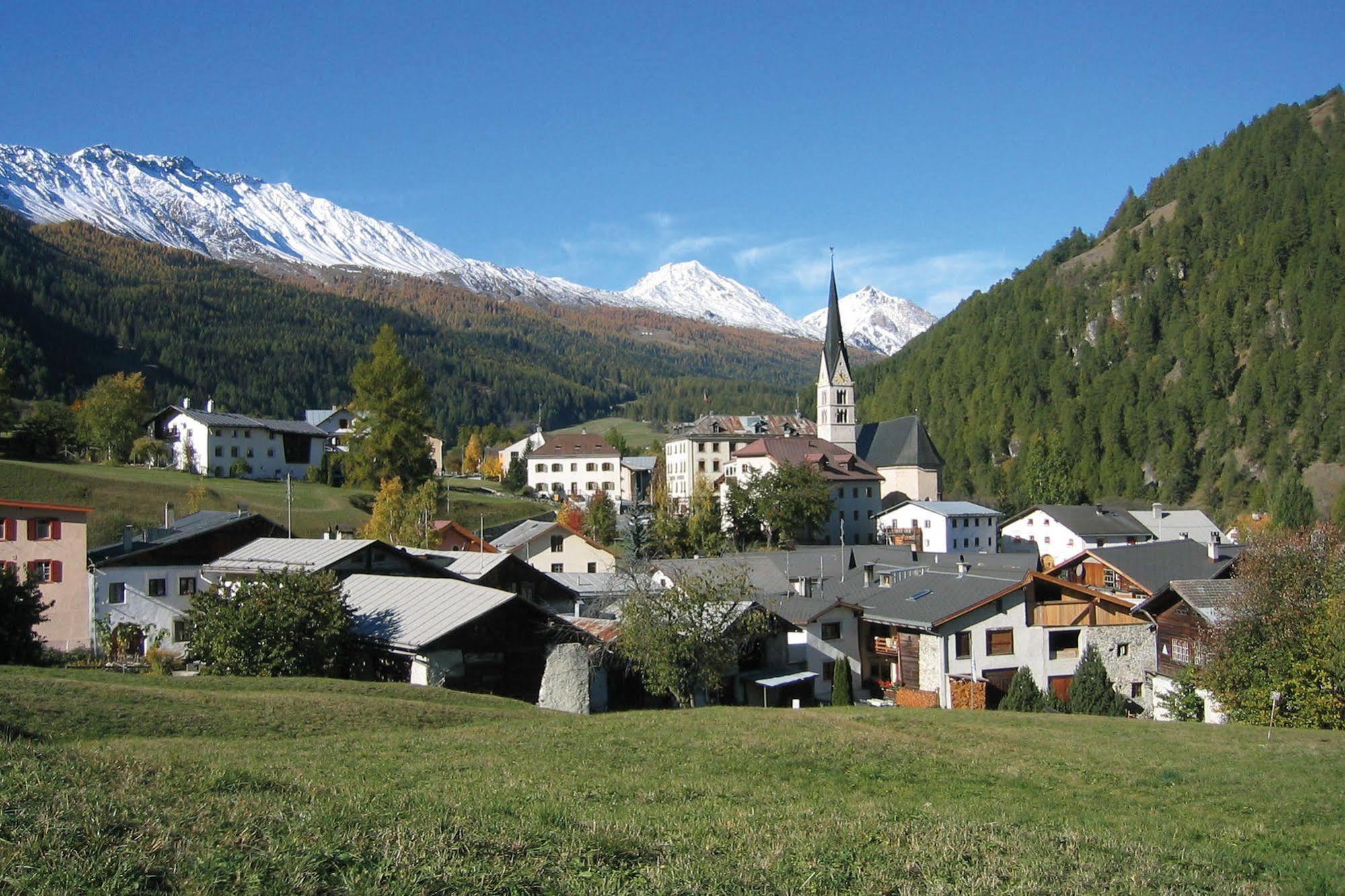 Sta-Maria Youth Hostel Santa Maria Val Muestair Exteriör bild