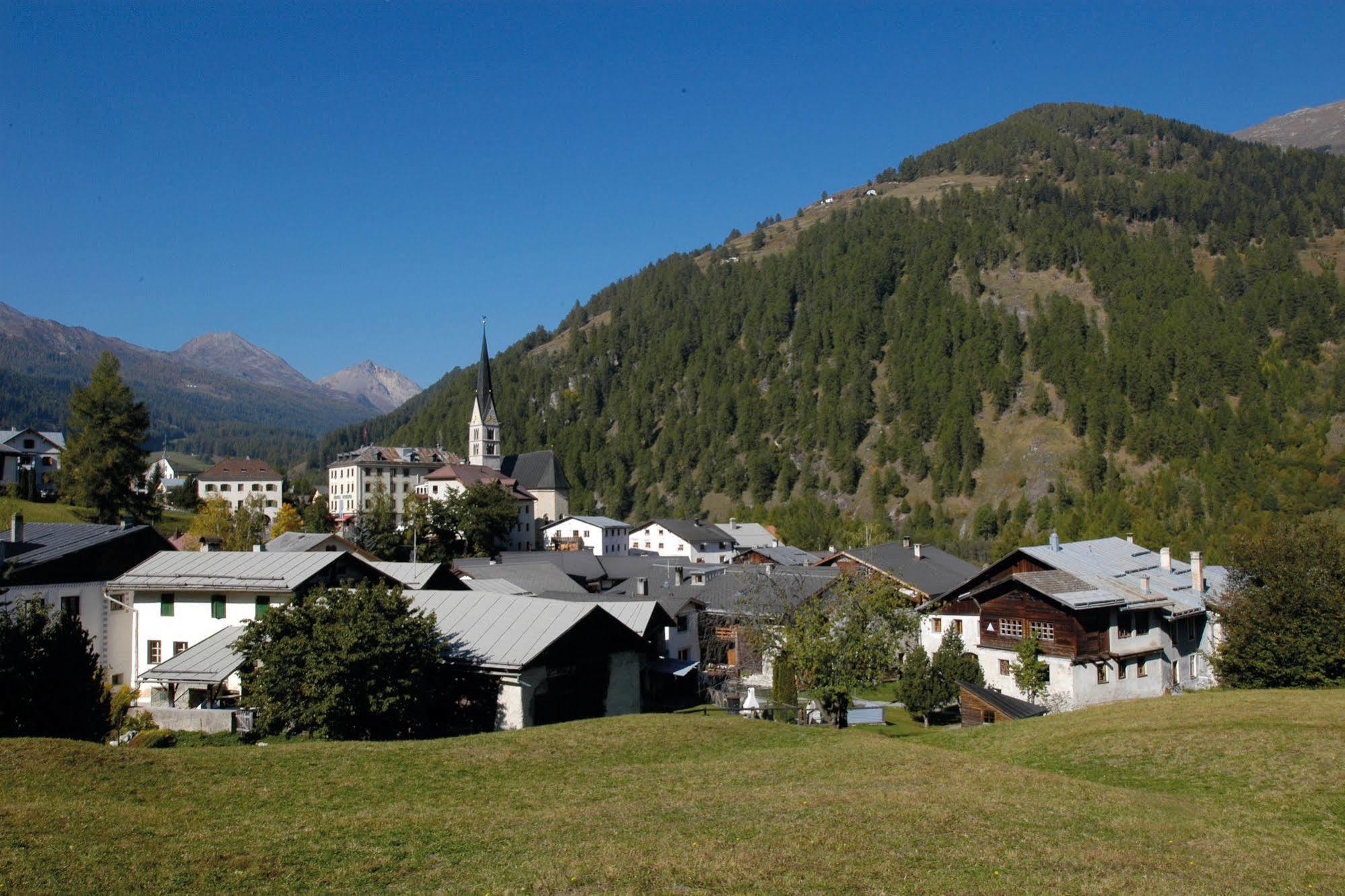Sta-Maria Youth Hostel Santa Maria Val Muestair Exteriör bild